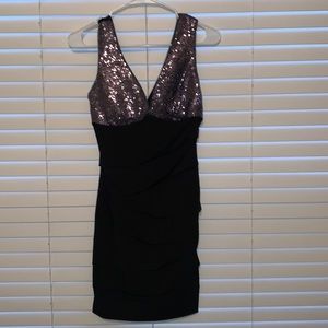 Never Worn! Body Central sz Medium - Bodycon wrap w/ Sequins top!  HOT! 🔥